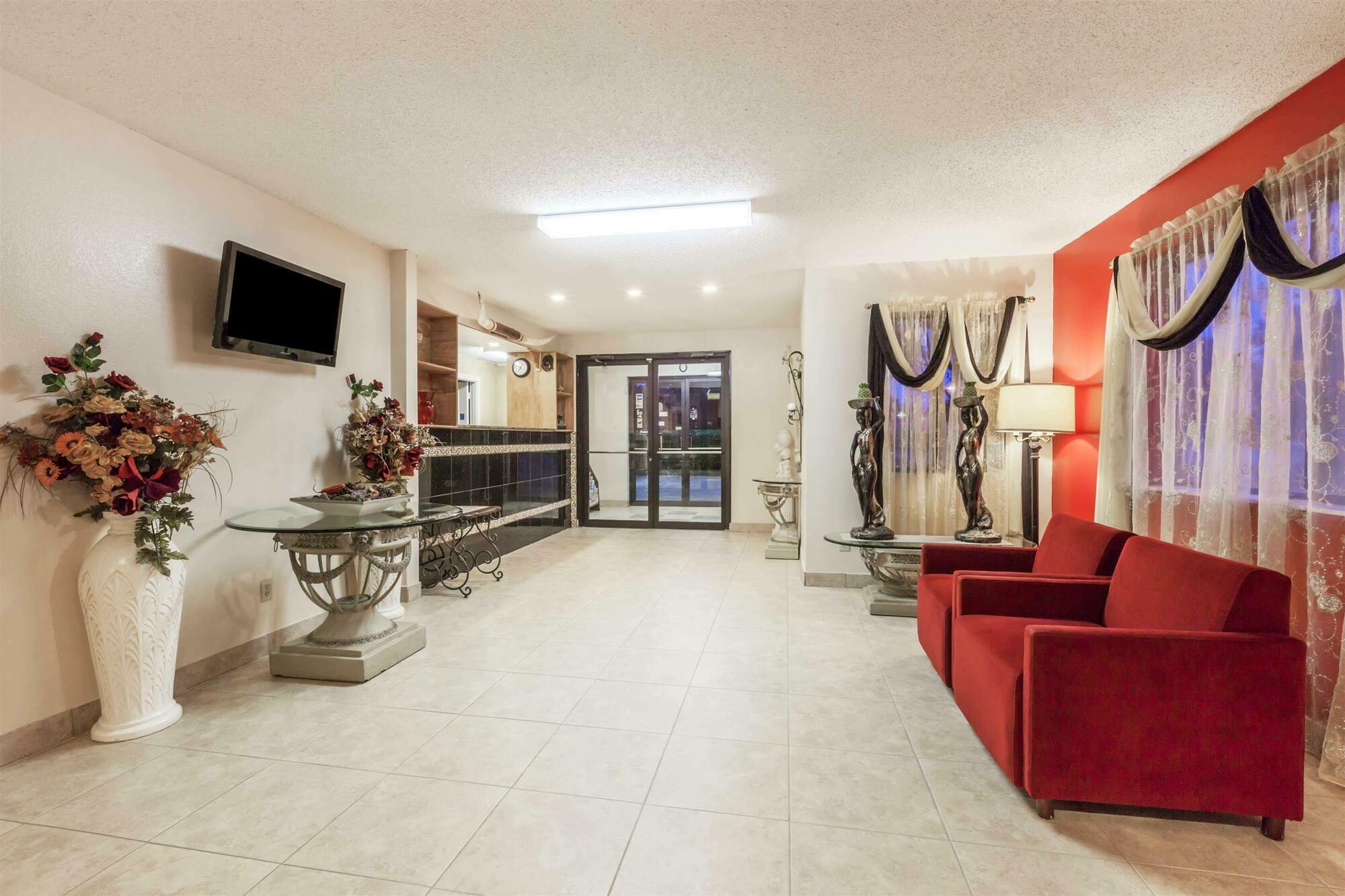 Super 8 By Wyndham Arlington East Hotel Buitenkant foto